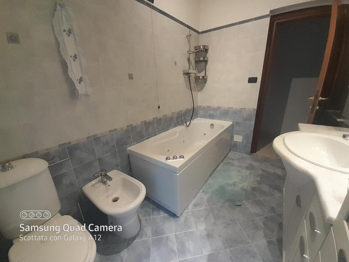 La Casa Di Debby Apartment Capannori Bagian luar foto