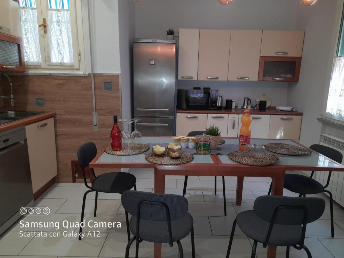 La Casa Di Debby Apartment Capannori Bagian luar foto